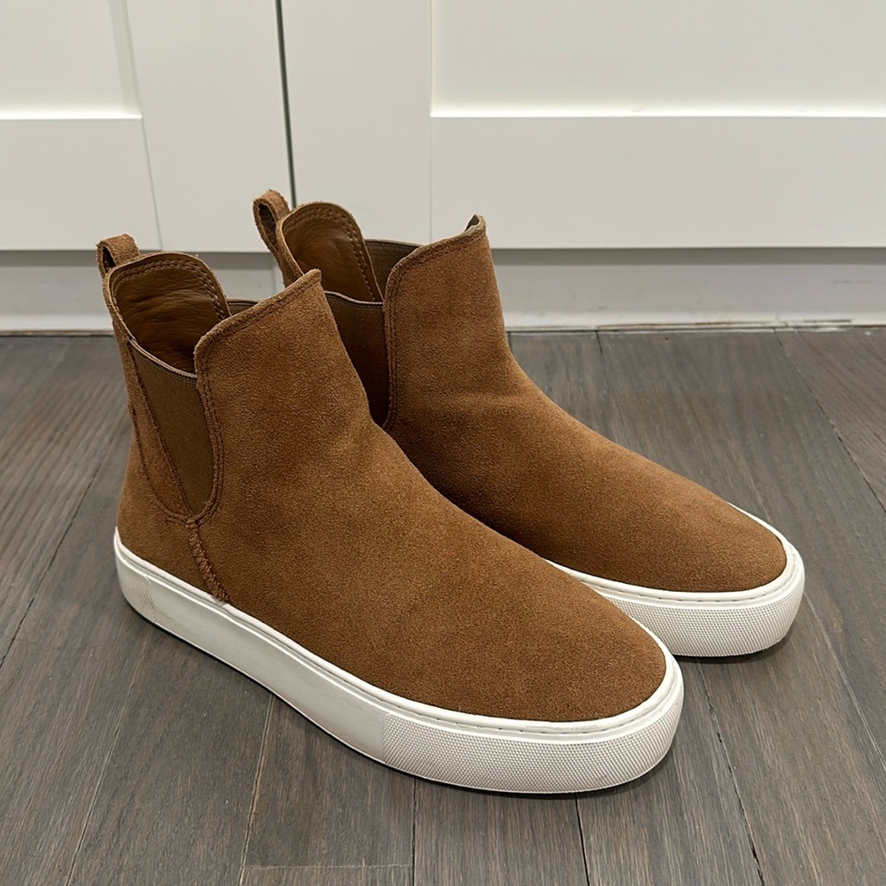 UGG Women’s Mauna Sneaker Boot